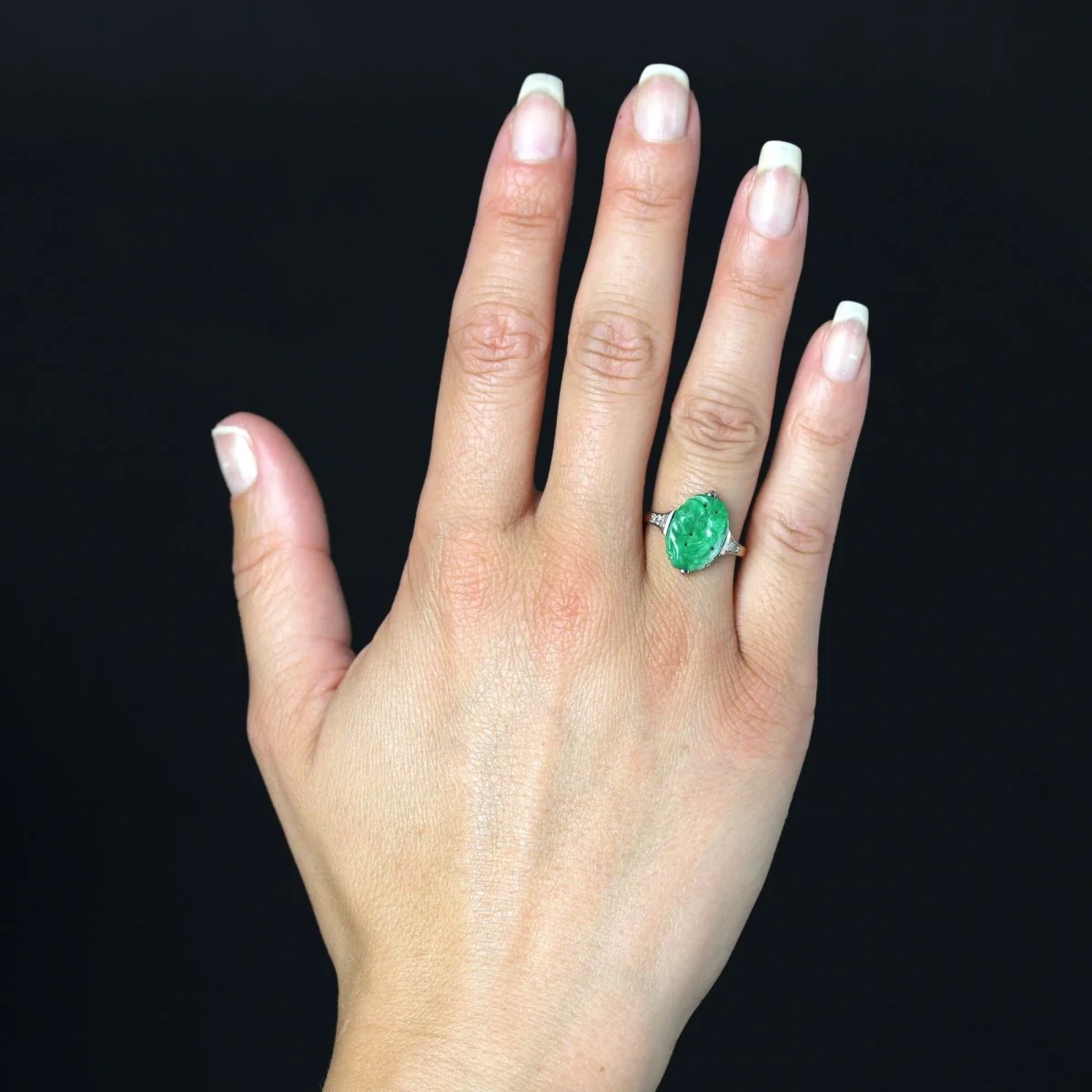 Bague Dôme en platine, or jaune, jade, et diamants - Image 7