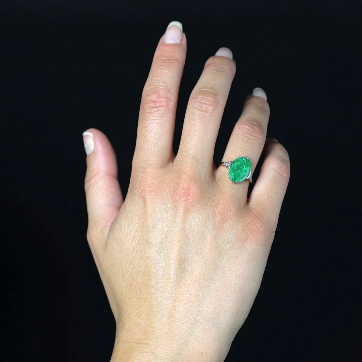 Bague Dôme en platine, or jaune, jade, et diamants - Image 9