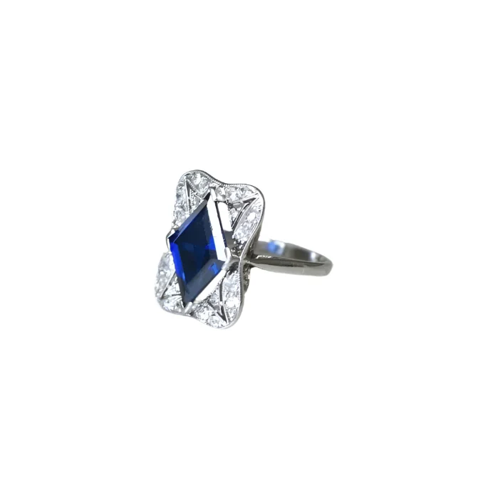 Bague Art Déco Losange Saphir synthétique et diamants - Image 5
