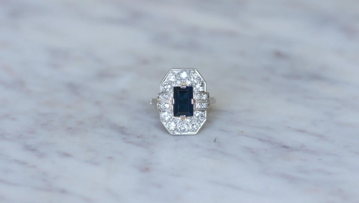 Bague Art Déco Diamants et Saphir Rectangulaire - Image 3