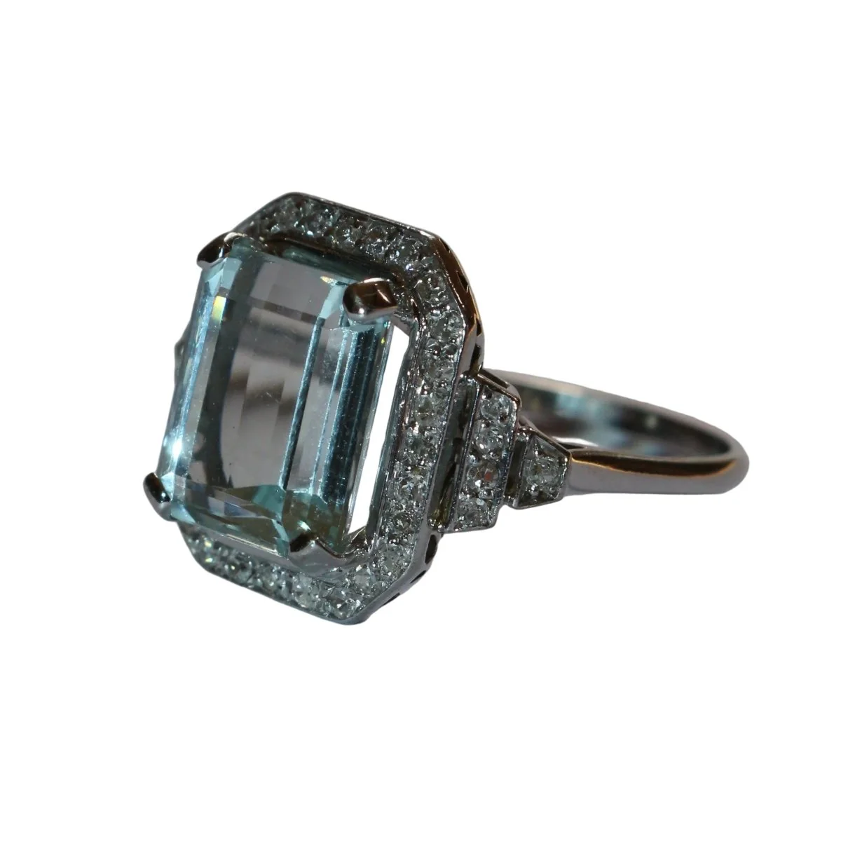 Bague Entourage en or blanc, aigue-marine et diamants - Image 8