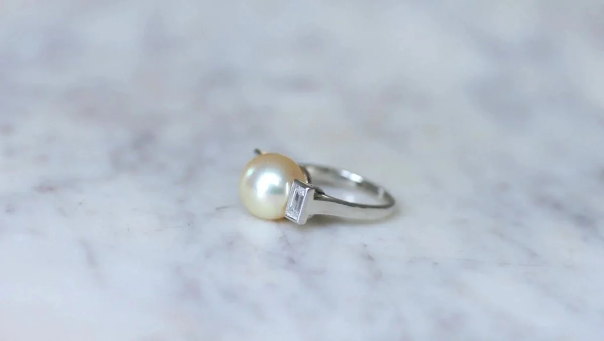 Bague en platine, perle et diamants - Image 6