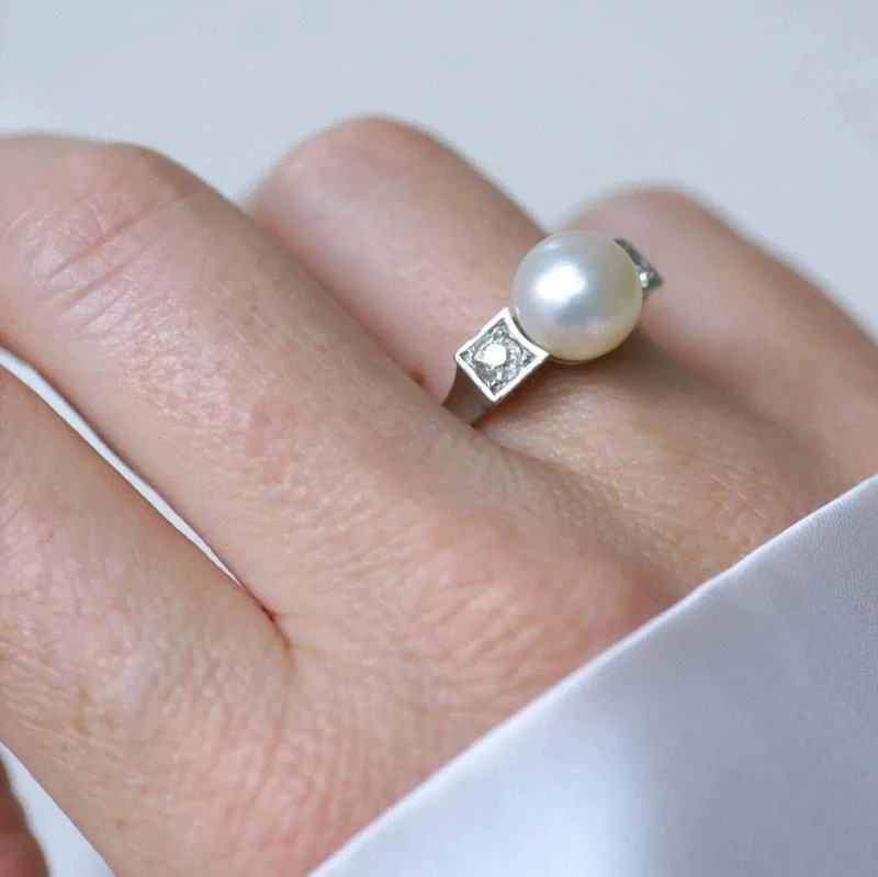 Bague Art Déco en or jaune, perle et diamants - Image 2