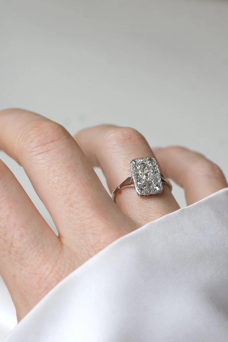 Bague Art Deco Rectangulaire Diamants sur Or Blanc - Image 4