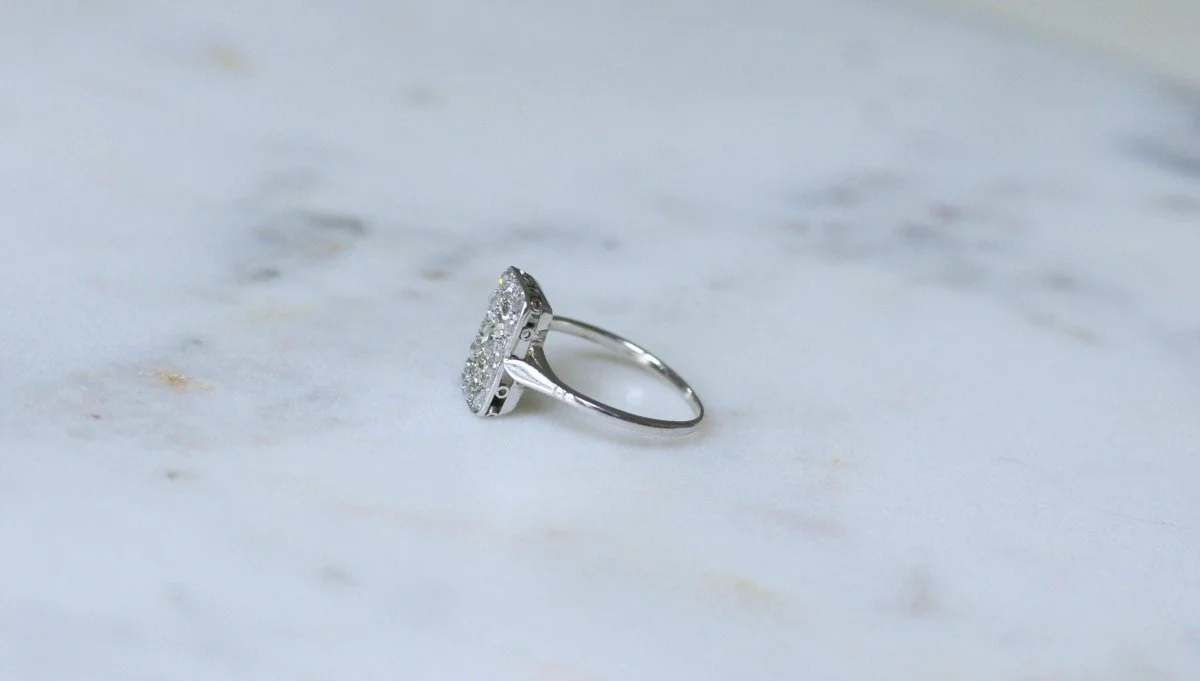 Bague Art Deco Rectangulaire Diamants sur Or Blanc - Image 5