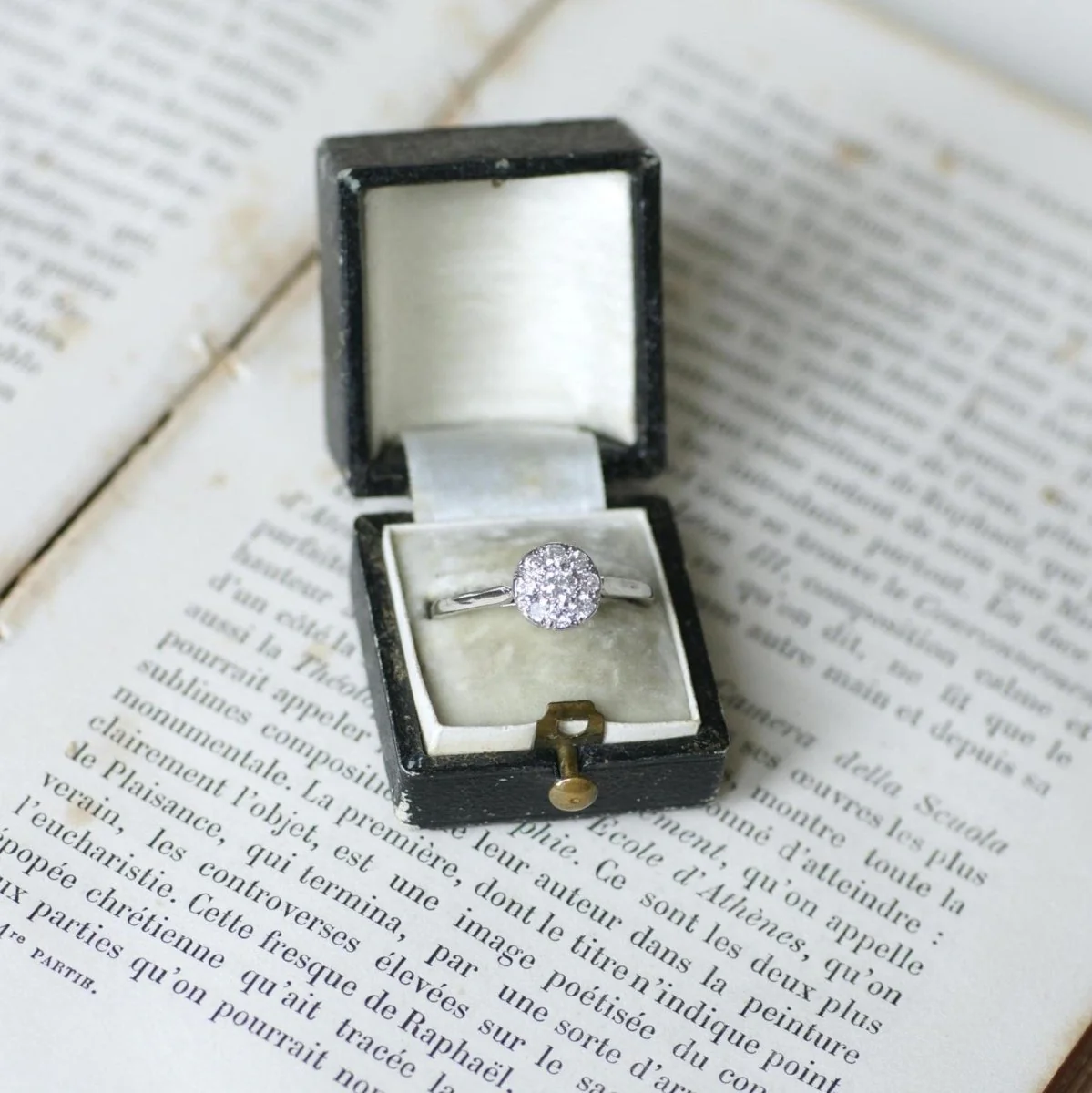 Bague en platine et diamants - Image 10