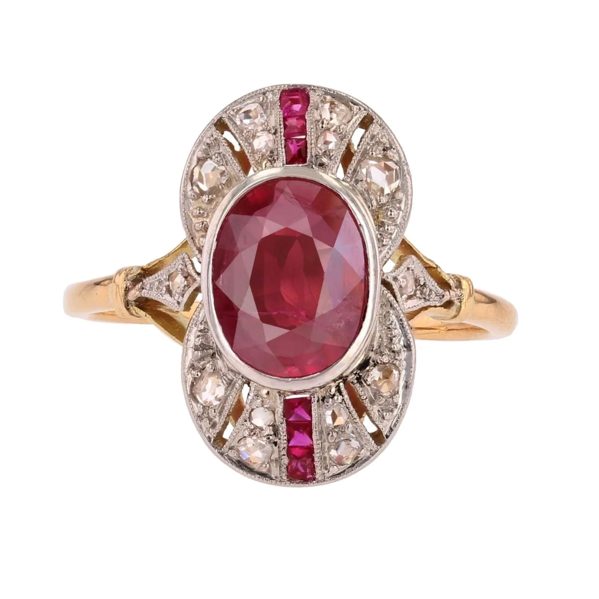 Bague Marquise en or jaune, platine, rubis et diamants