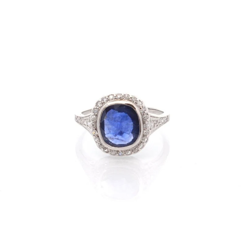 Bague Entourage en platine, saphir et diamants - Image 2