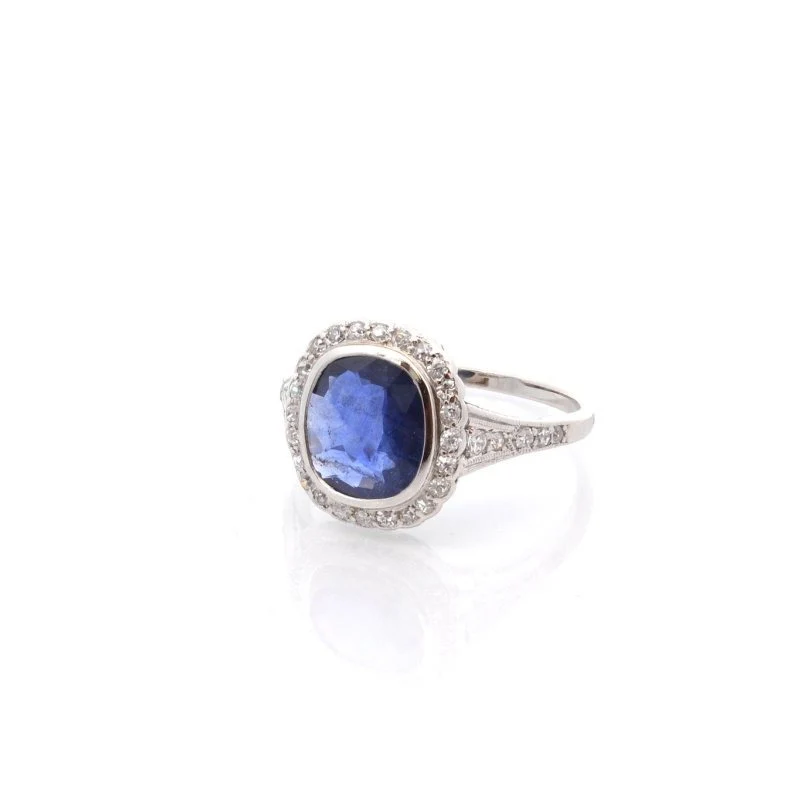 Bague Entourage en platine, saphir et diamants - Image 3