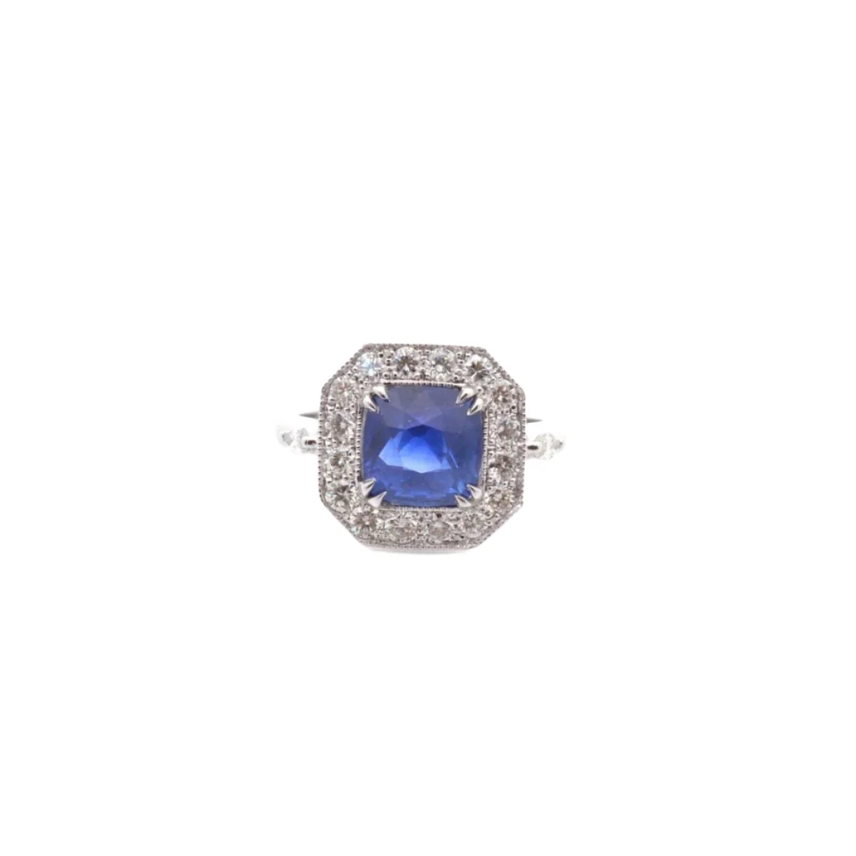 Bague Art Déco en platine, saphir et diamants