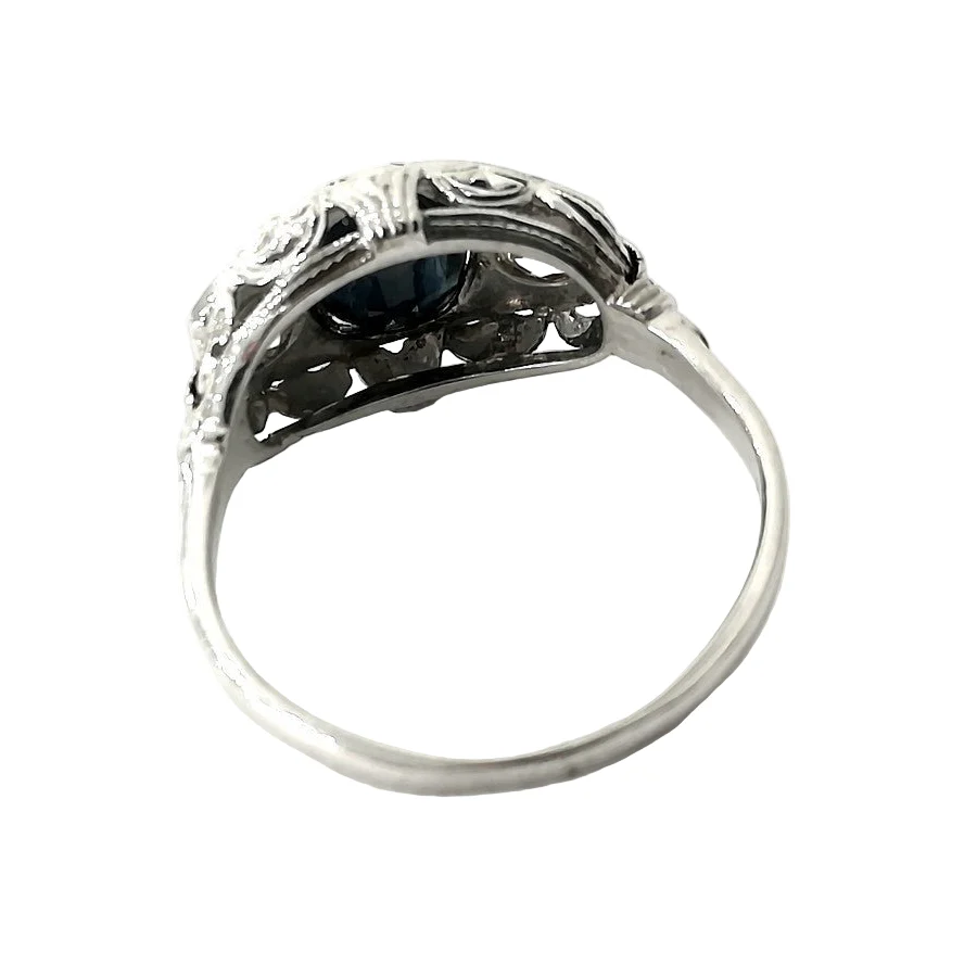 Bague Jarretière en or blanc, platine, saphir et diamants - Image 3