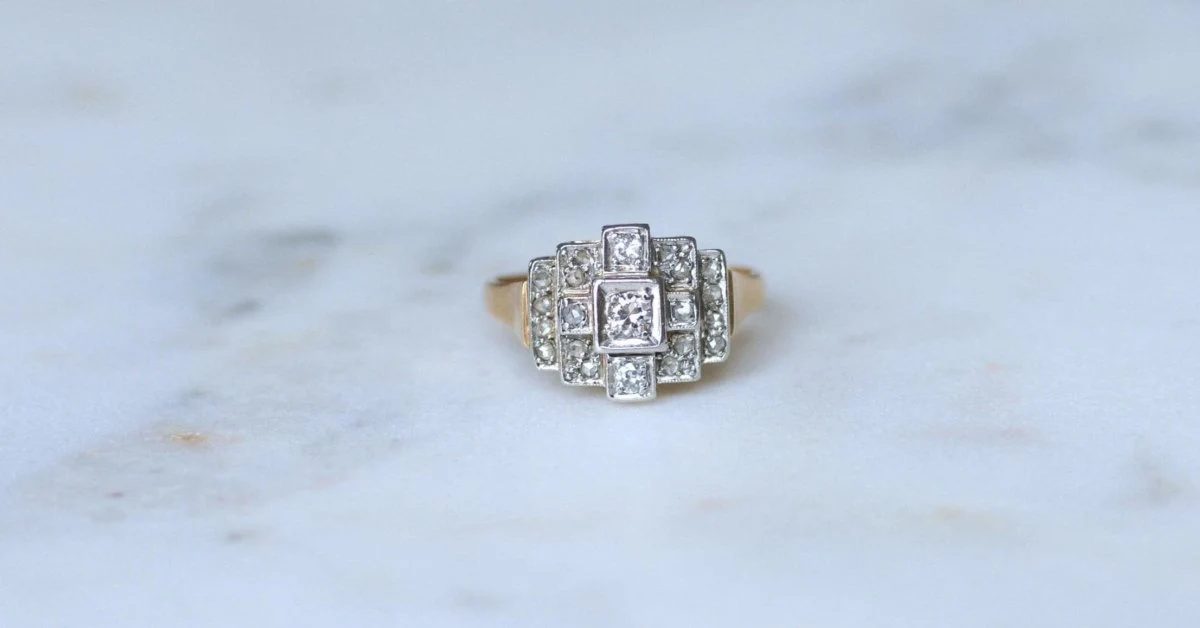 Bague Art Déco Tank Escalier Diamants