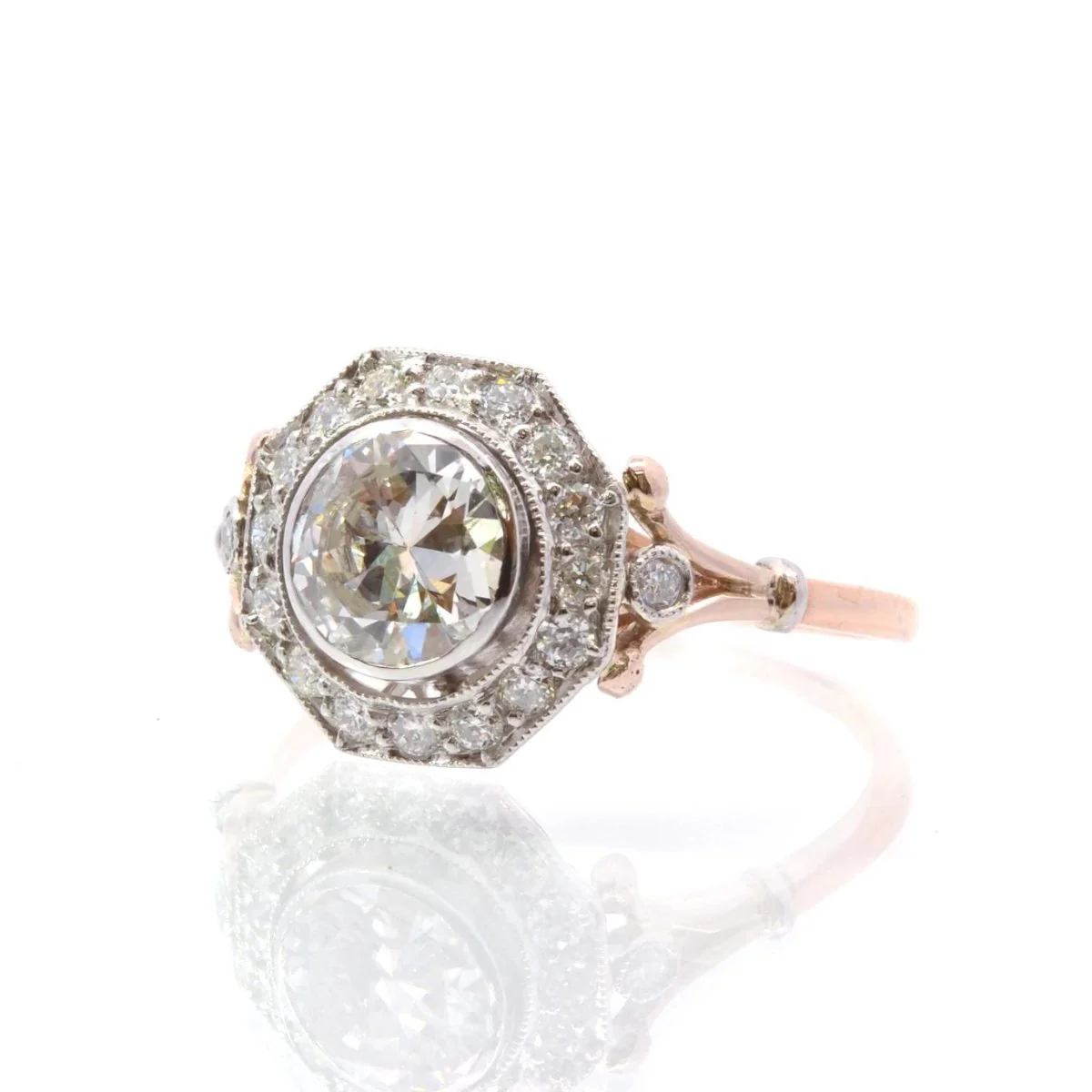 Bague Marguerite en or rose, platine et diamants - Image 3