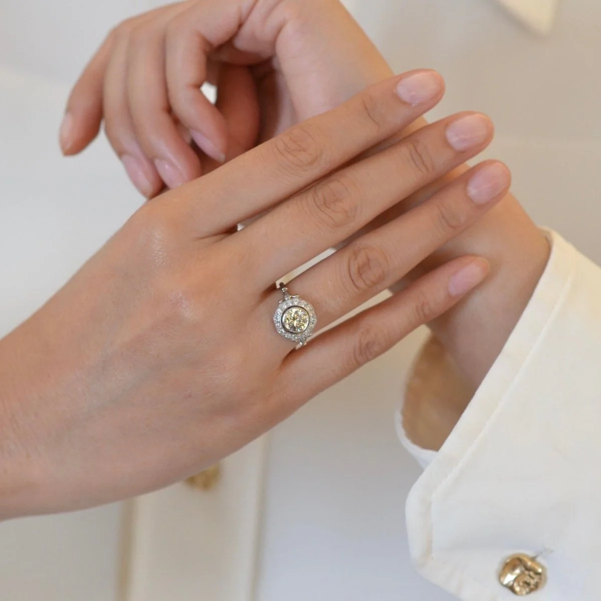 Bague Marguerite en platine et diamants - Image 2