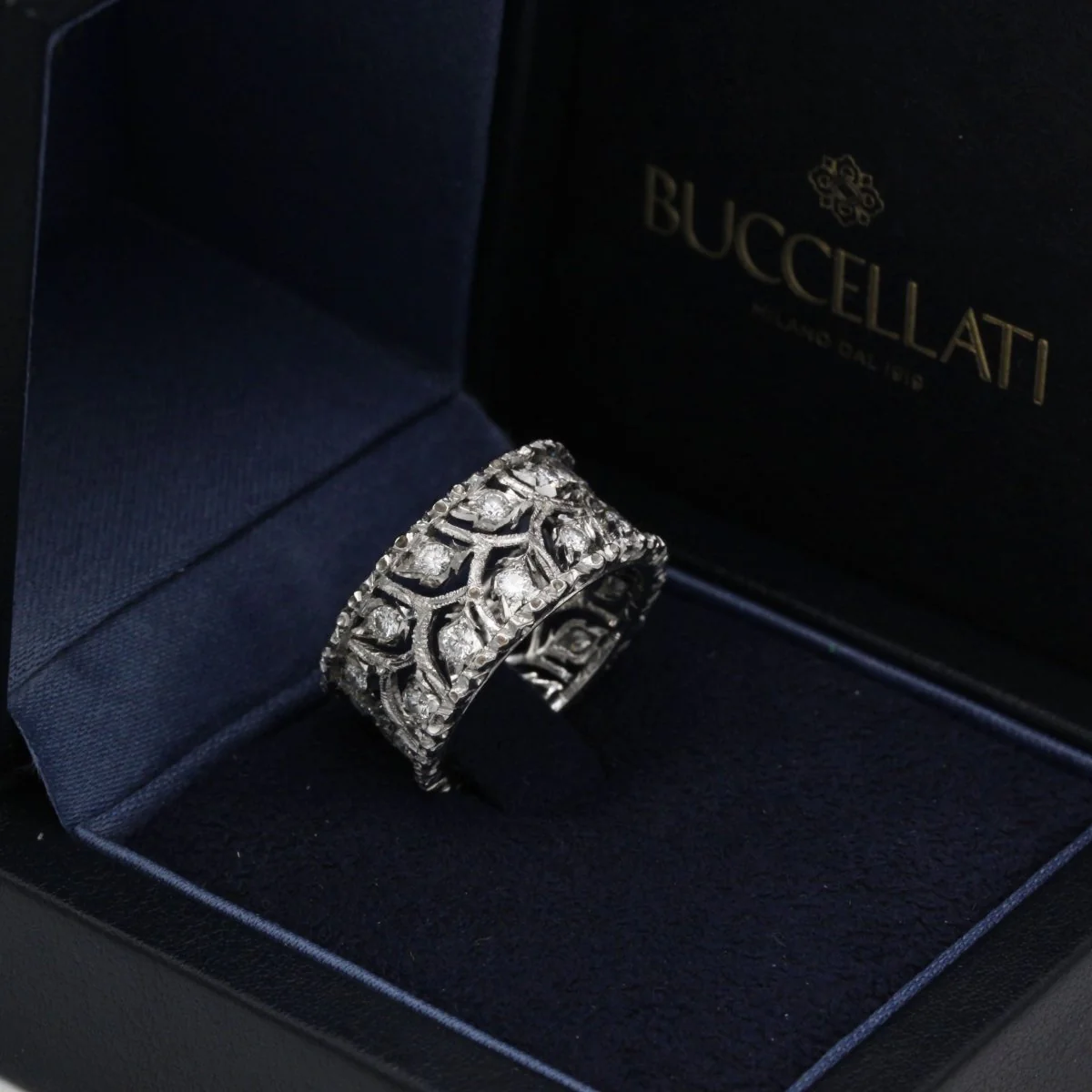 Bague Bandeau BUCCELLATI "Eternelle Ramage" en or blanc et diamants - Image 4