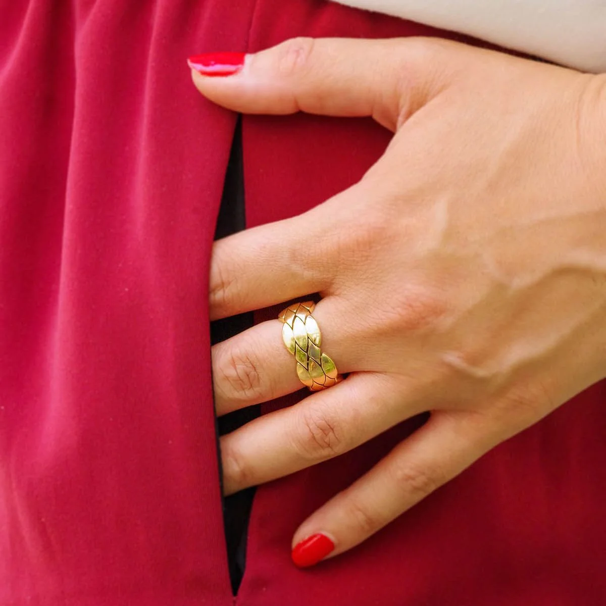 Bague Bandeau CARTIER en or jaune - Image 2