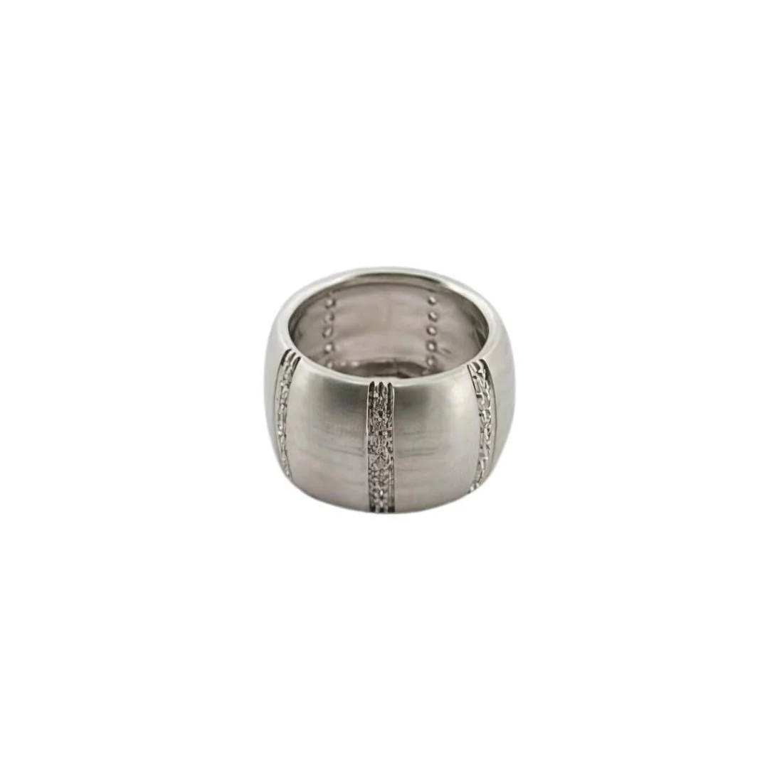 Bague Bandeau CHAUMET en or blanc et diamants