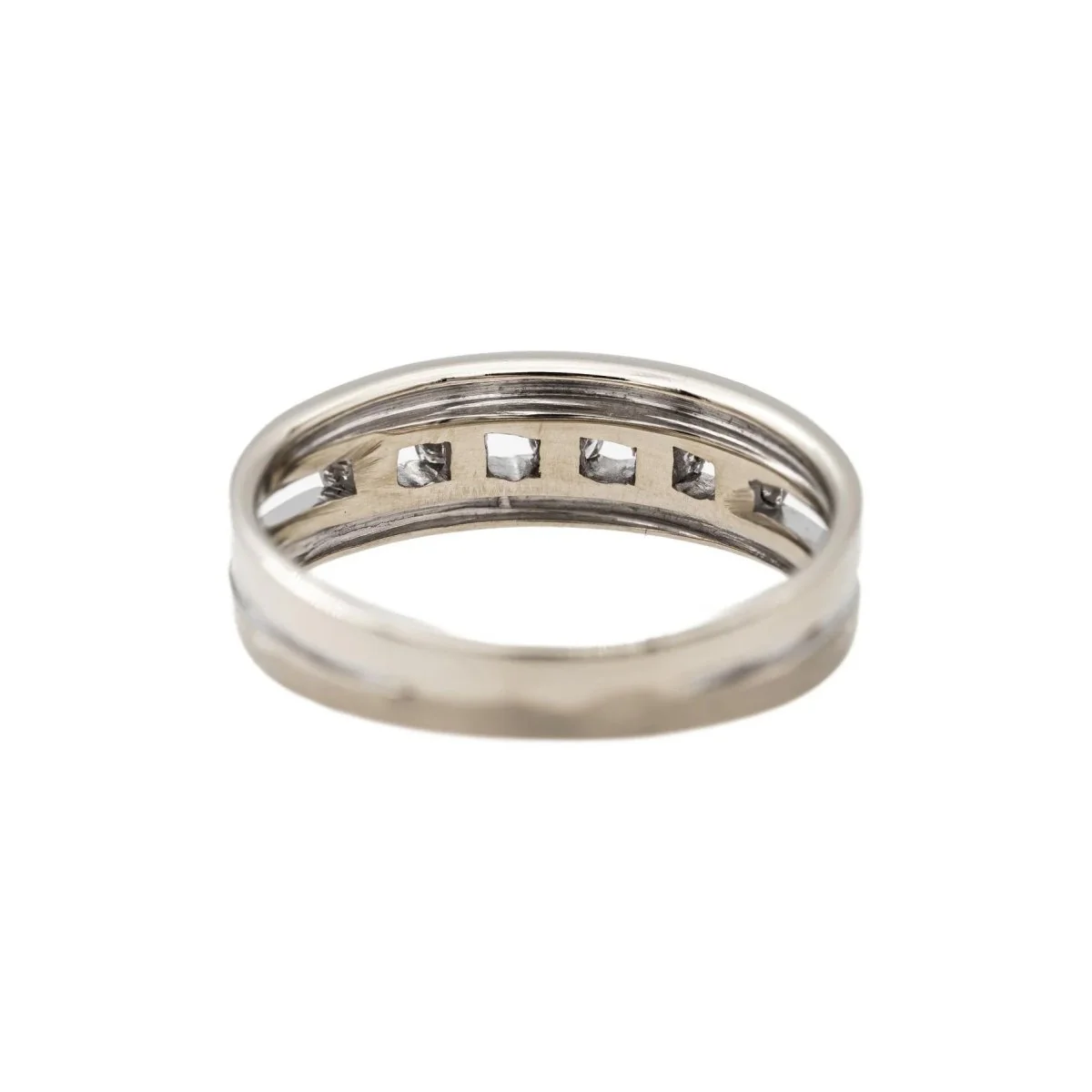 Bague Bandeau en or blanc et diamants - Image 5