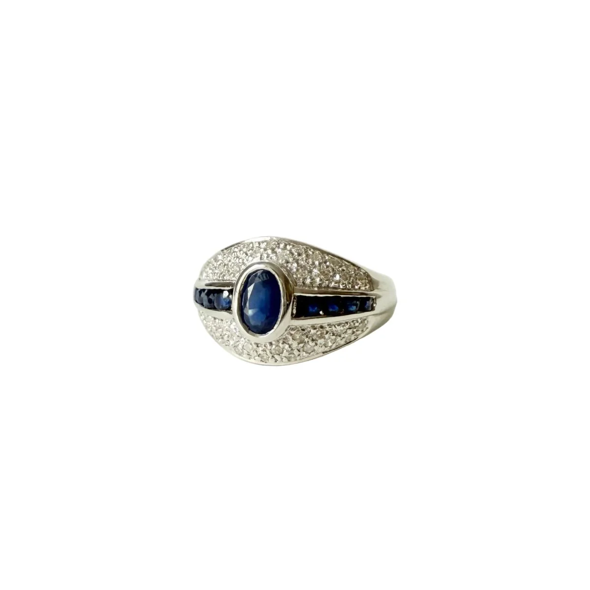 Bague Bandeau en or blanc, saphirs et diamants - Image 3