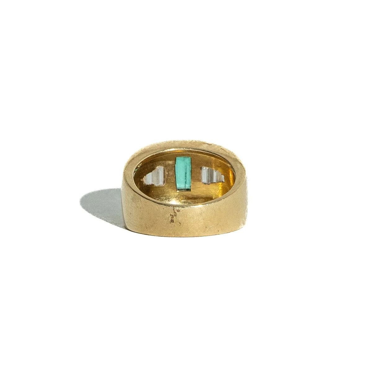 Bague Bandeau en or jaune émeraude et diamants - Image 5