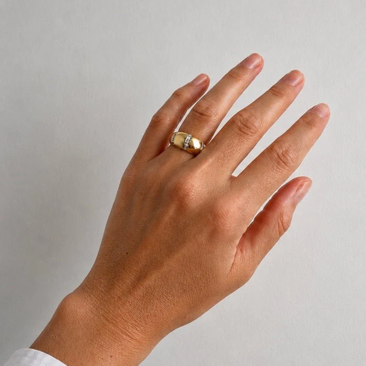 Bague Bandeau en or jaune et diamants - Image 2