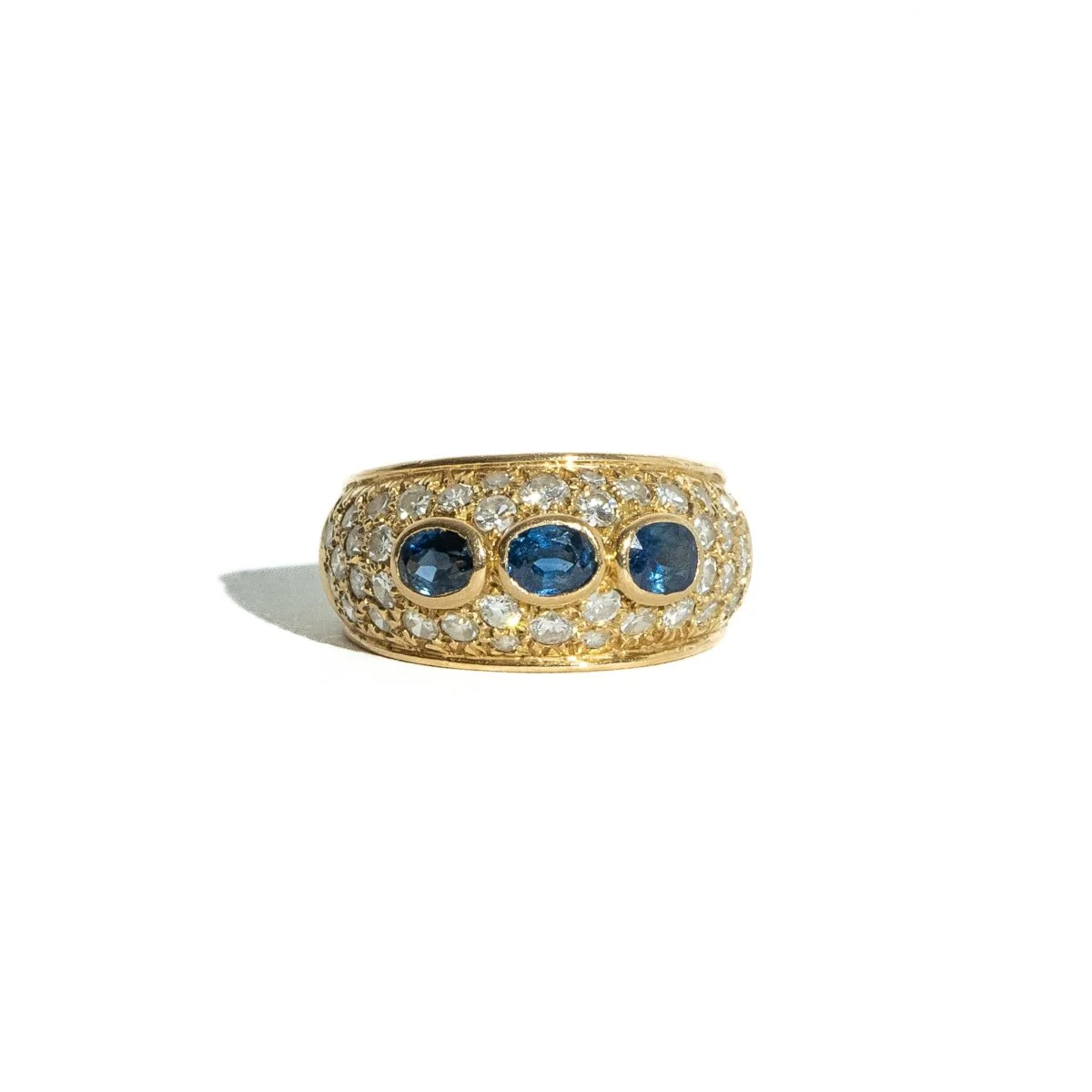 Bague Bandeau en or jaune, saphirs et diamants