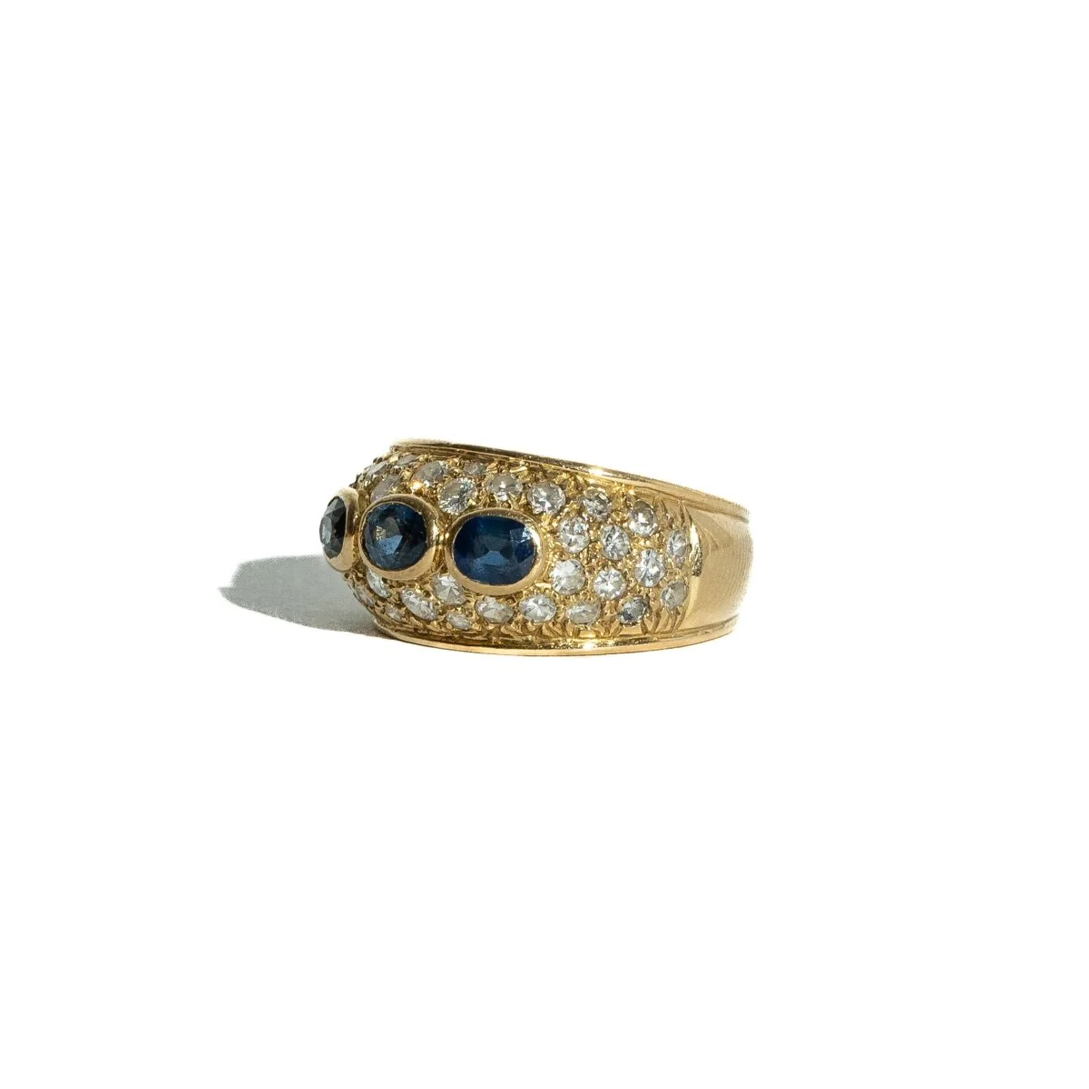 Bague Bandeau en or jaune, saphirs et diamants - Image 5