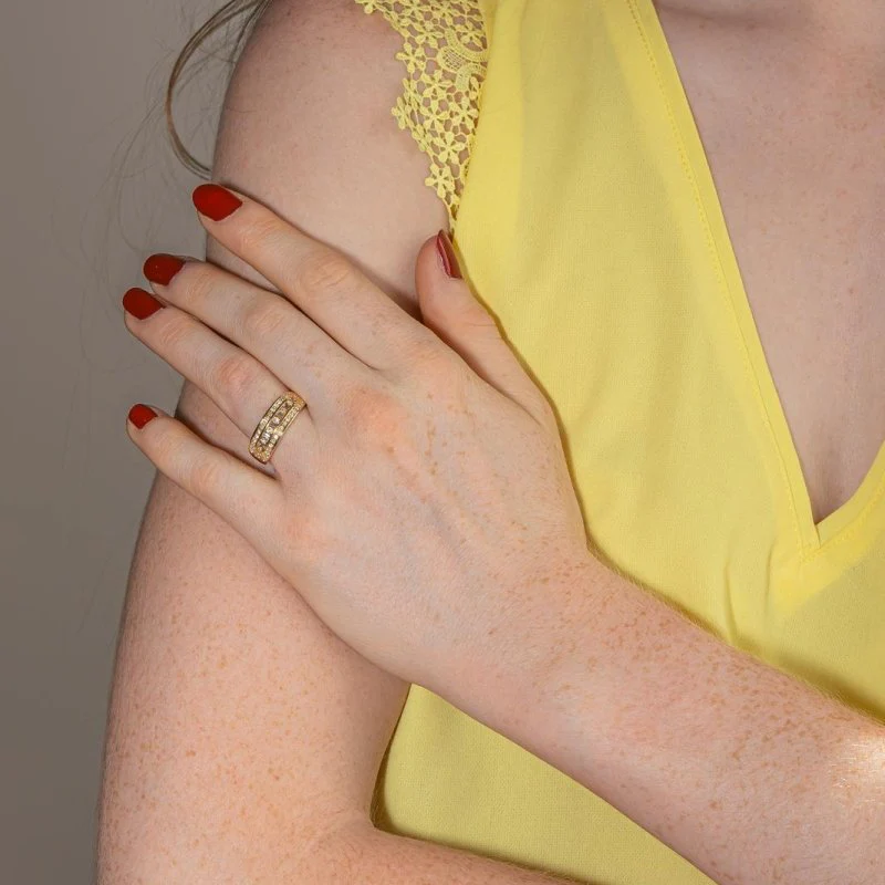 Bague Bandeau en or jaune et diamants - Image 2