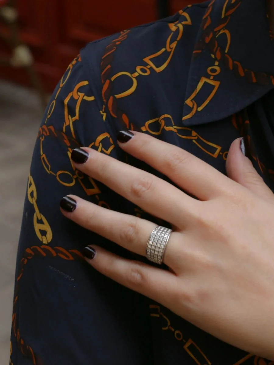 Bague bandeau vintage en or blanc et diamants - Image 8