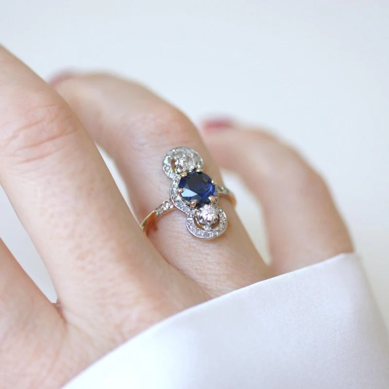 Bague Belle Epoque Saphir 1,18 Cts et Diamants - Image 3