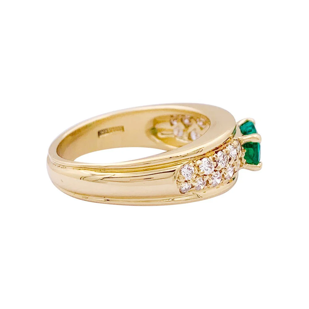Bague BOUCHERON "Axelle" en or jaune, émeraude et diamants - Image 3