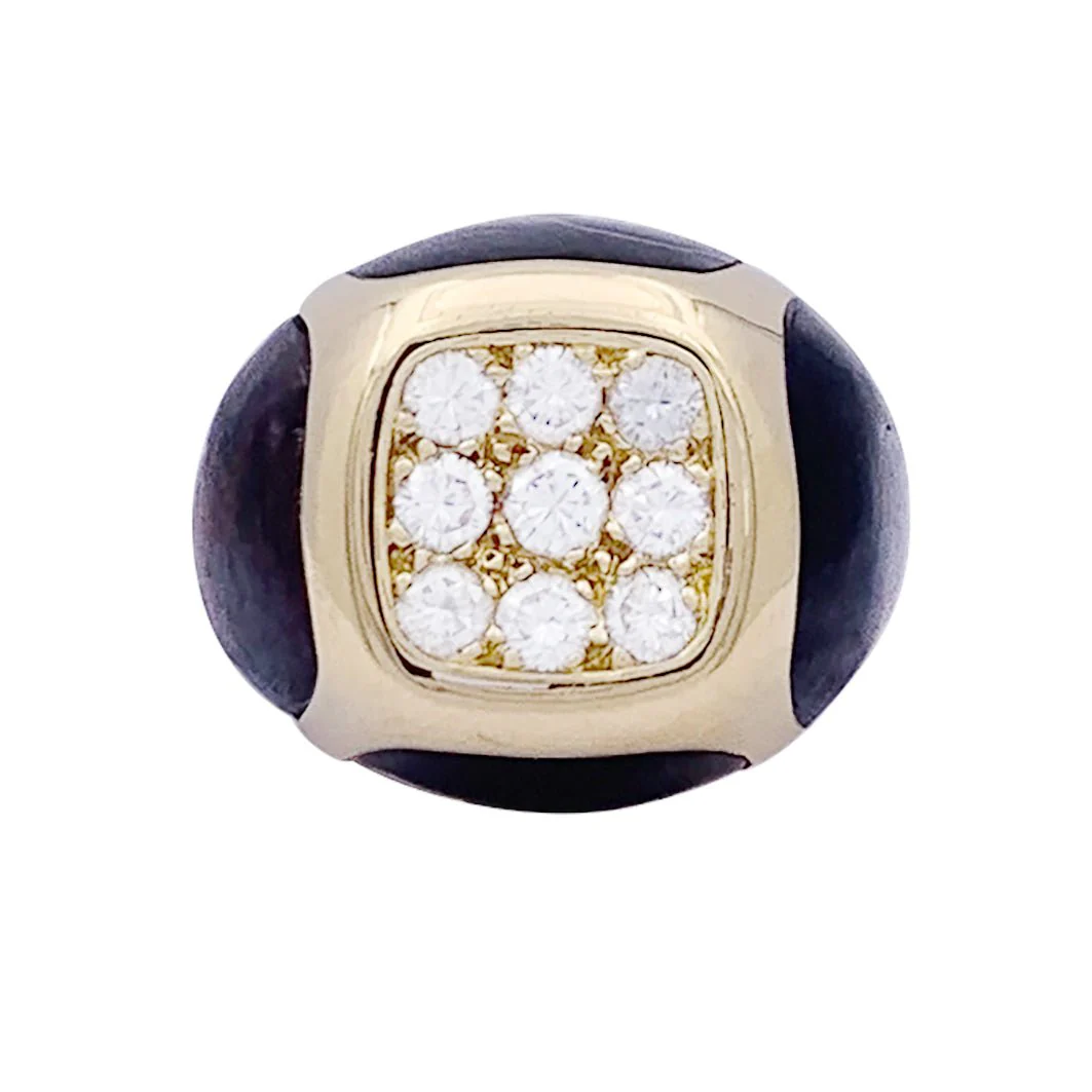 Bague BOUCHERON, "Chevalière", or jaune, bois et diamants.