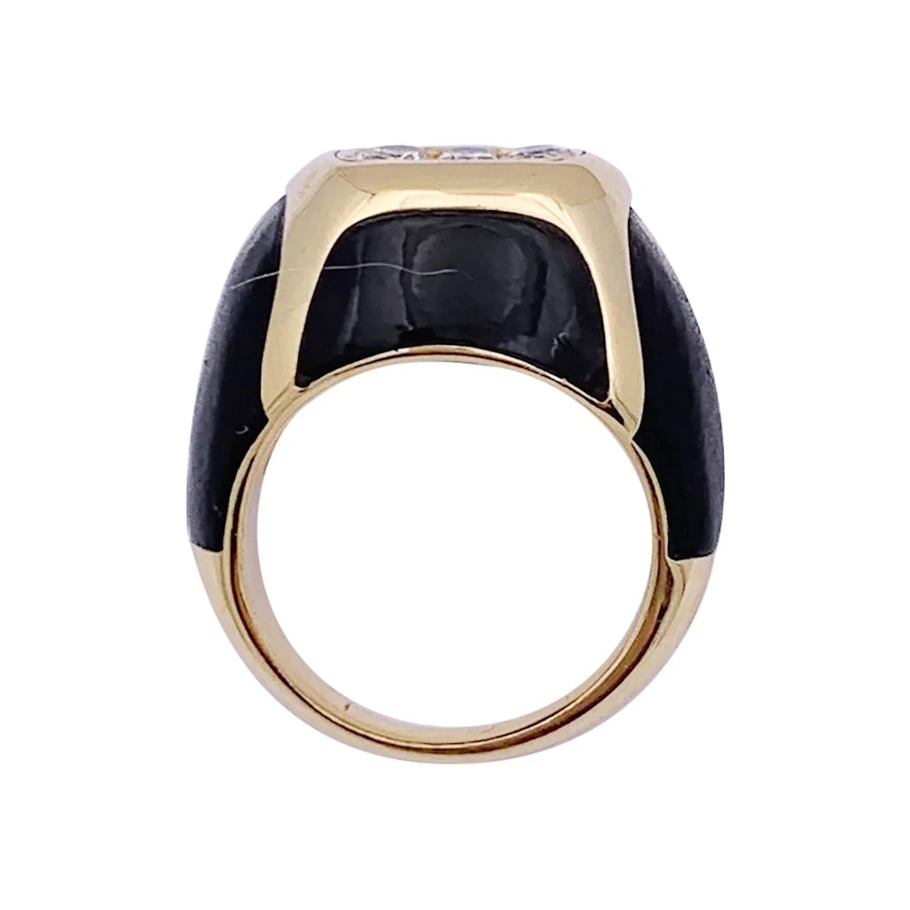 Bague BOUCHERON, "Chevalière", or jaune, bois et diamants. - Image 6