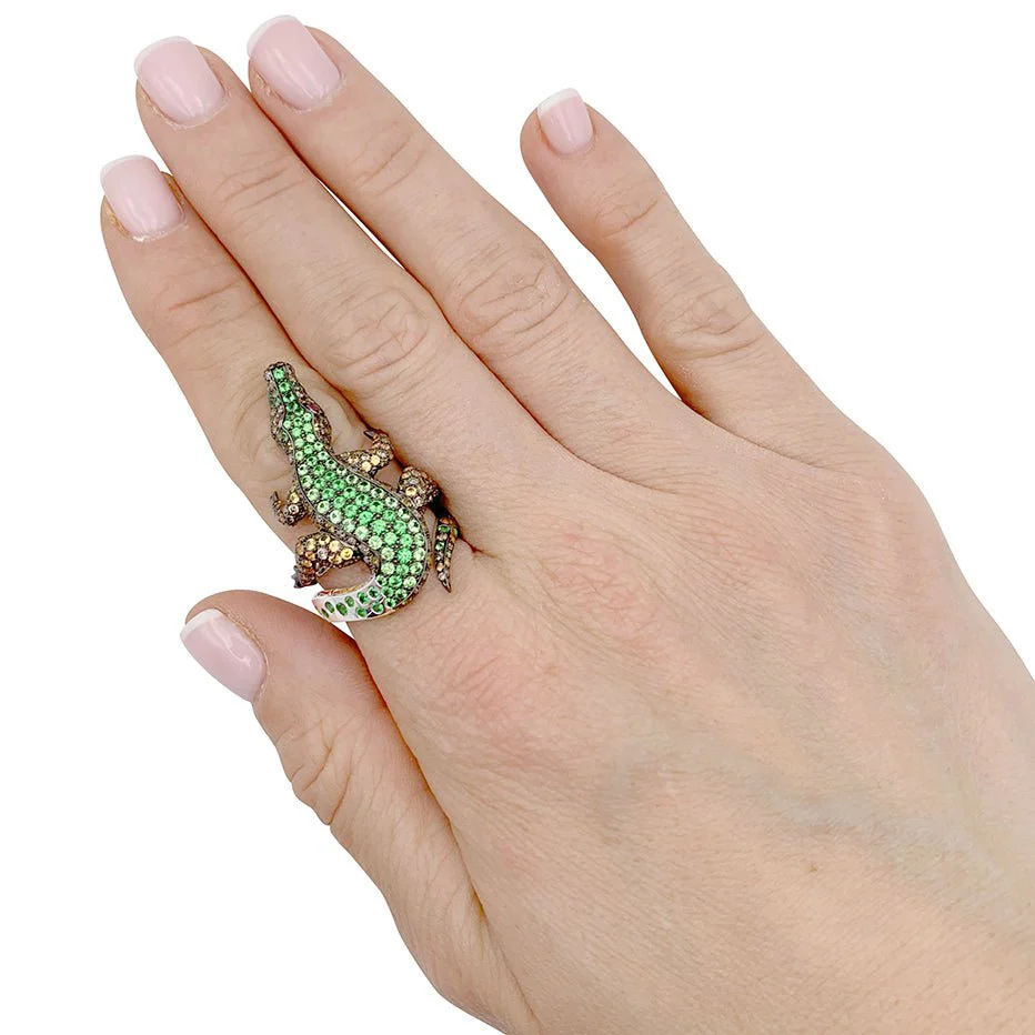 Bague Boucheron Crocodile en or blanc, sertie de diamants et pierres de couleur - Image 13