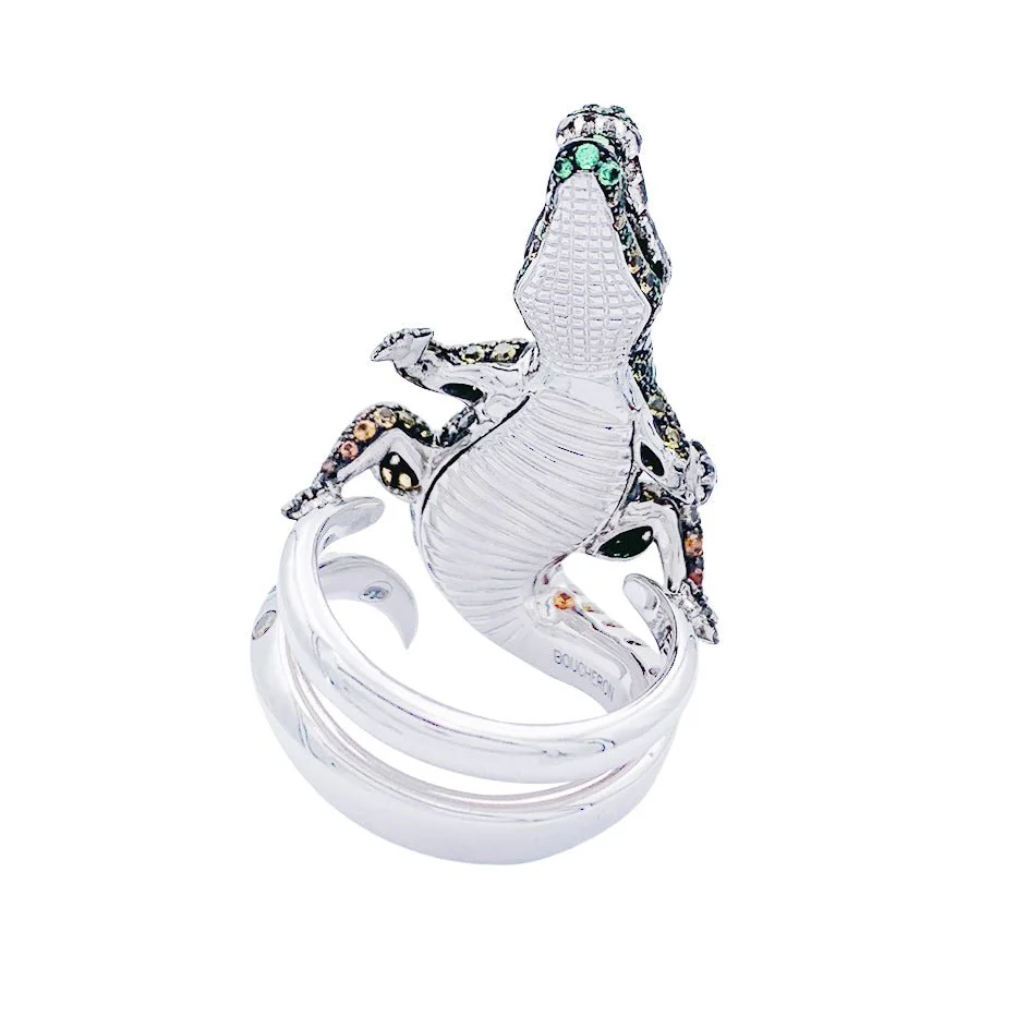 Bague Boucheron Crocodile en or blanc, sertie de diamants et pierres de couleur - Image 9