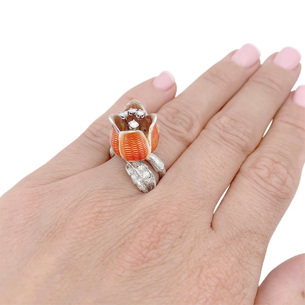 Bague BOUCHERON "Eglantine" en or blanc, platine, émail et diamants - Image 5