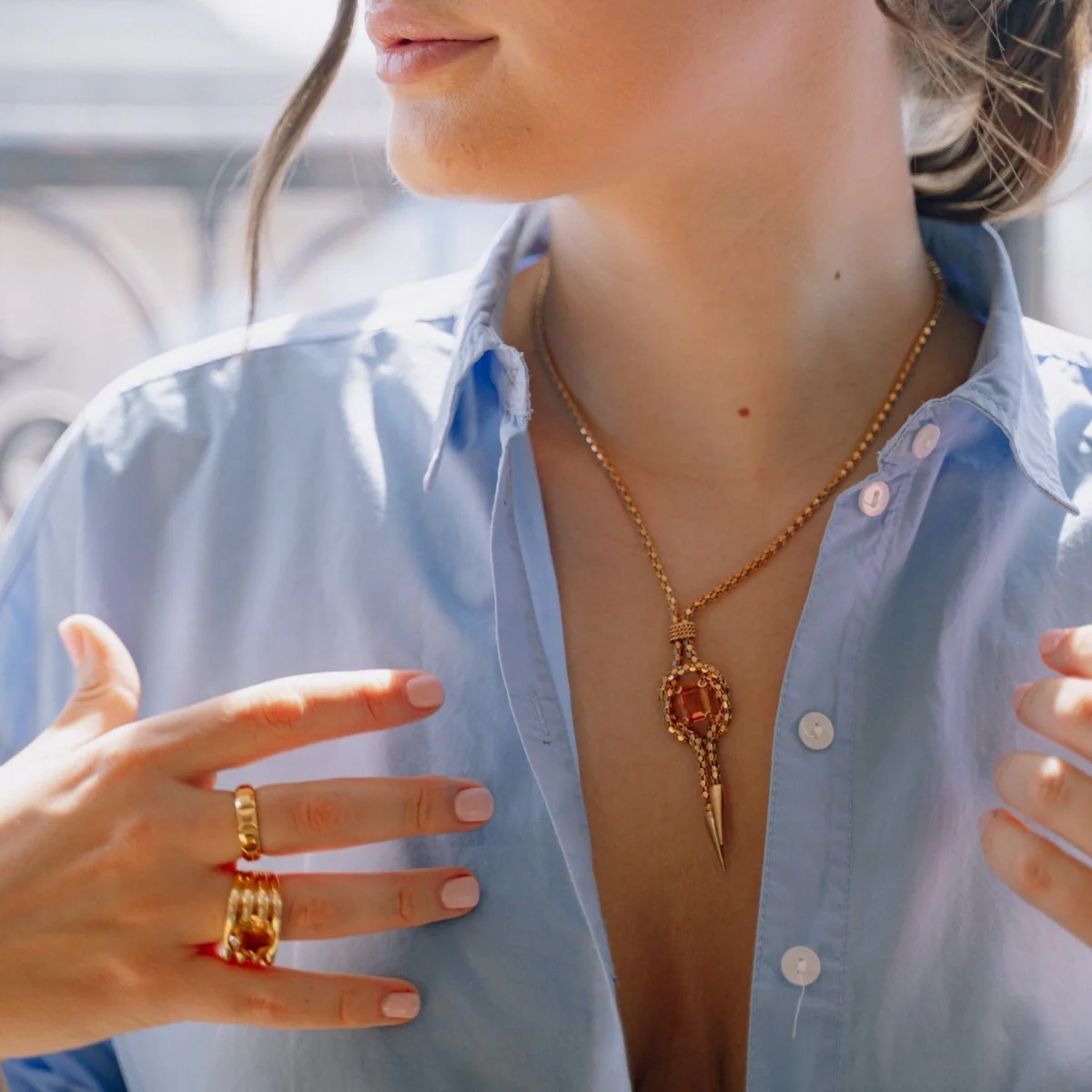 Bague Alliance BOUCHERON "Clous de Paris" en or jaune - Image 2