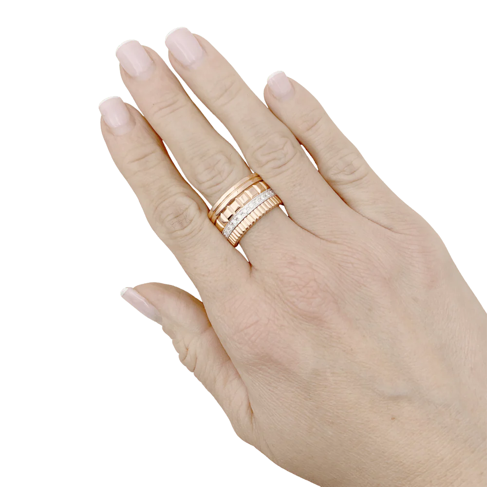 Bague Bandeau BOUCHERON "Quatre Radiant Édition" en or blanc, or rose et diamants - Image 2