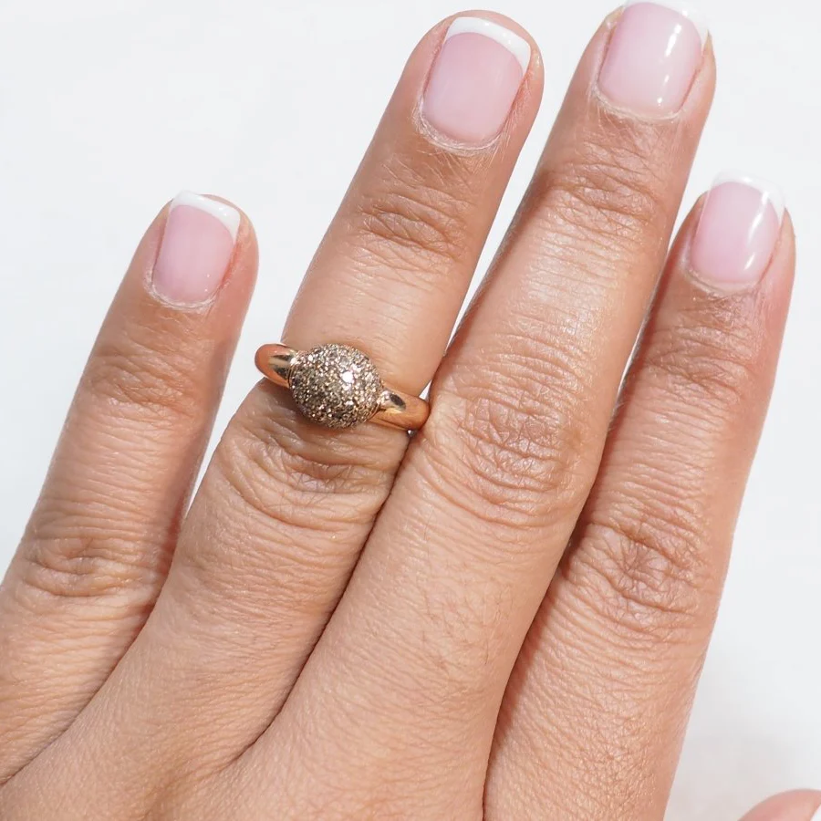 Bague Pavée en or rose et diamants - Image 2