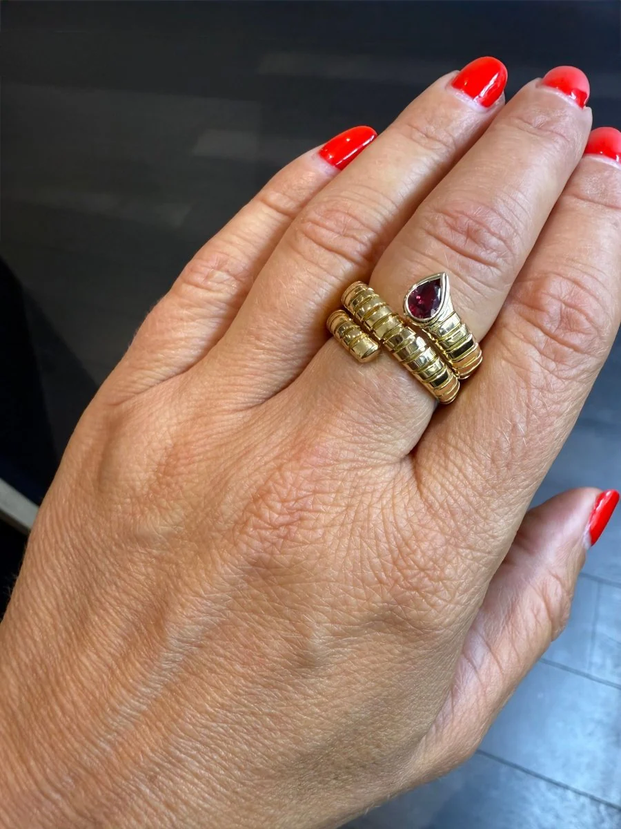 Bulgari - Bague Serpenti Or jaune et Tourmaline - Image 2