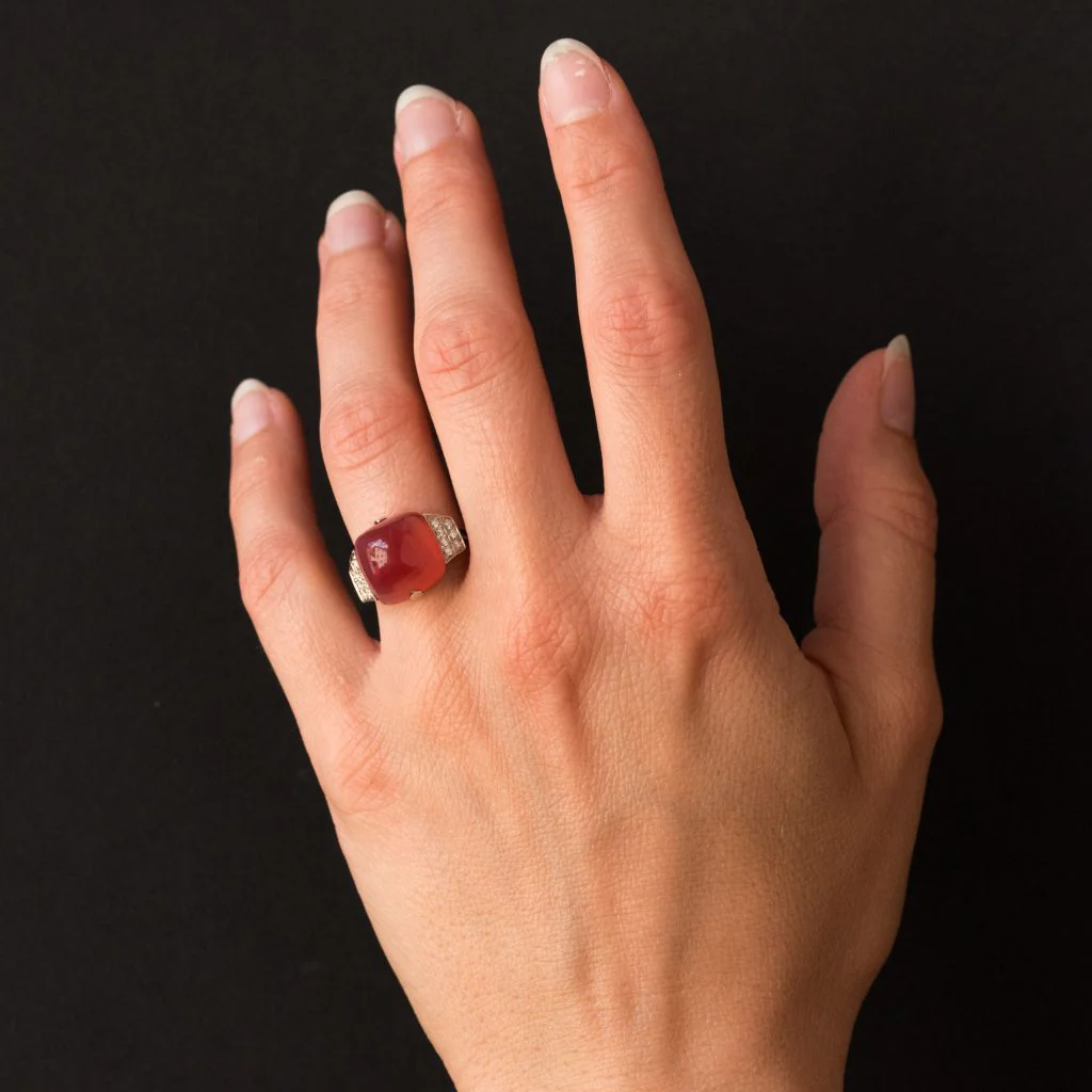 Bague Cocktail en or blanc, calcédoine et diamants - Image 2