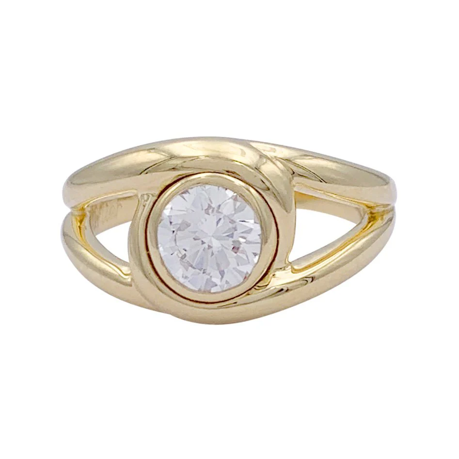 Bague CARTIER "Astragale", or jaune et diamant.