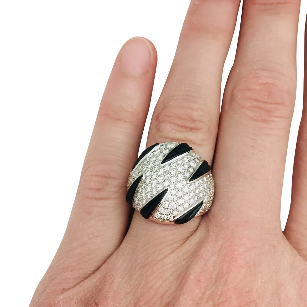 Bague CARTIER "Griffes" en or blanc, diamants et onyx - Image 6