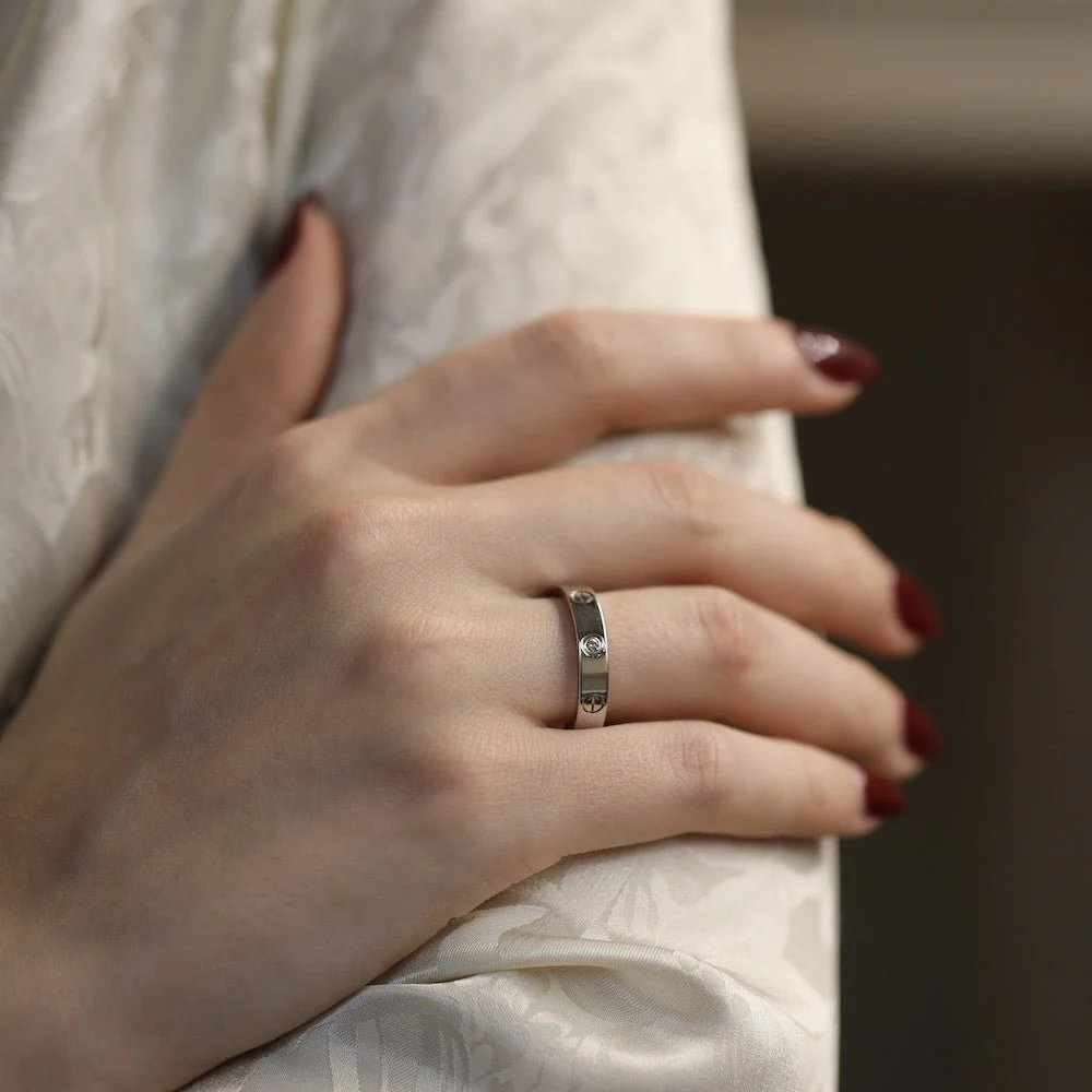 Bague Cartier "Love" en or gris et diamants - Image 2