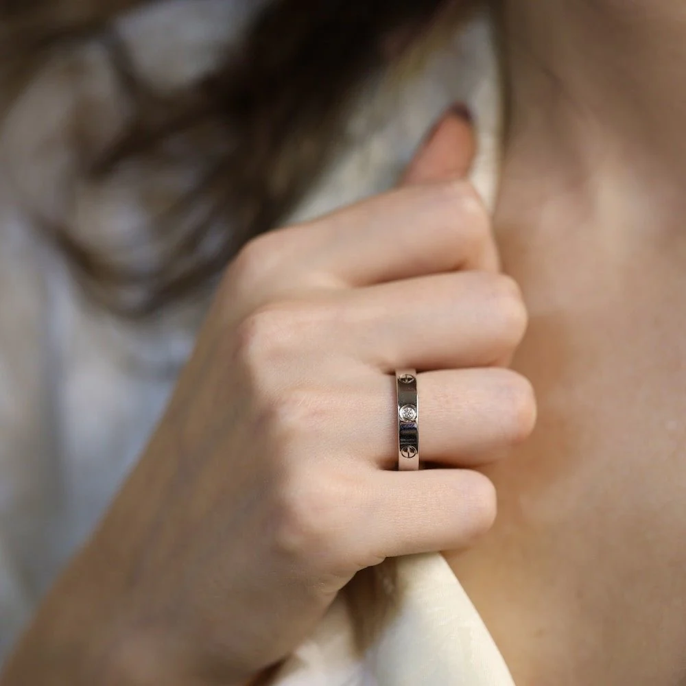 Bague Cartier "Love" en or gris et diamants - Image 4