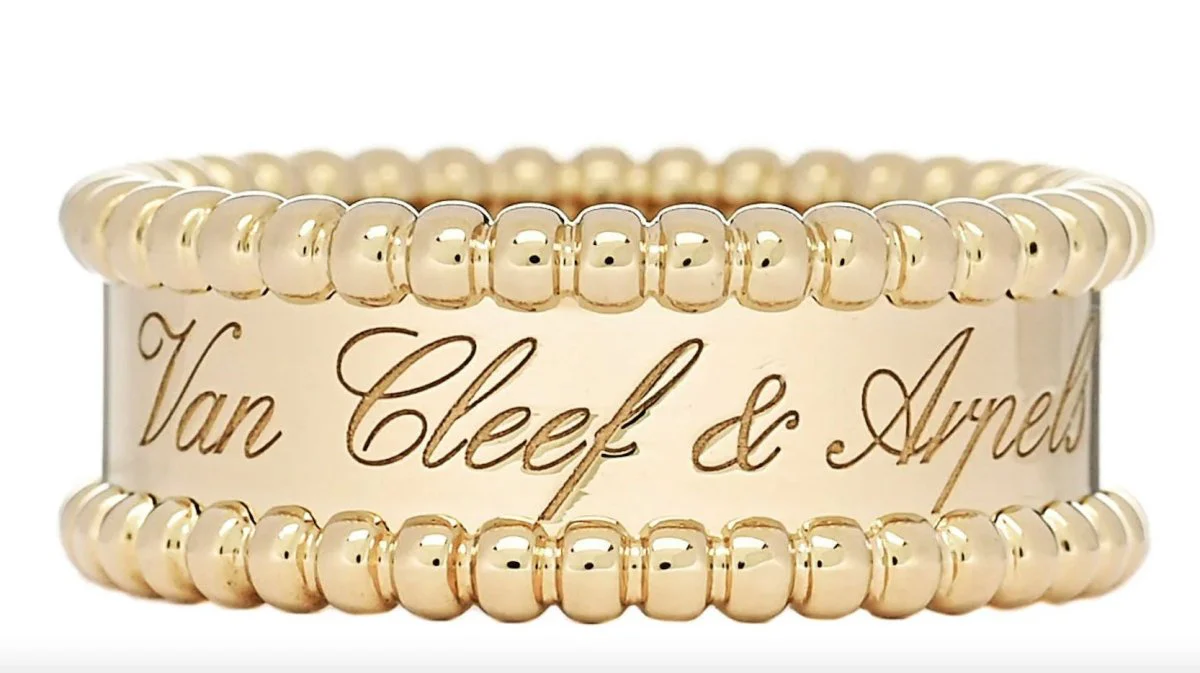 Bague Van Cleef & Arpels Perlée Signature en or jaune