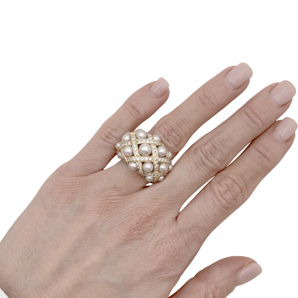 Bague Dôme CHANEL "Baroque" en or jaune, perles et diamants - Image 2
