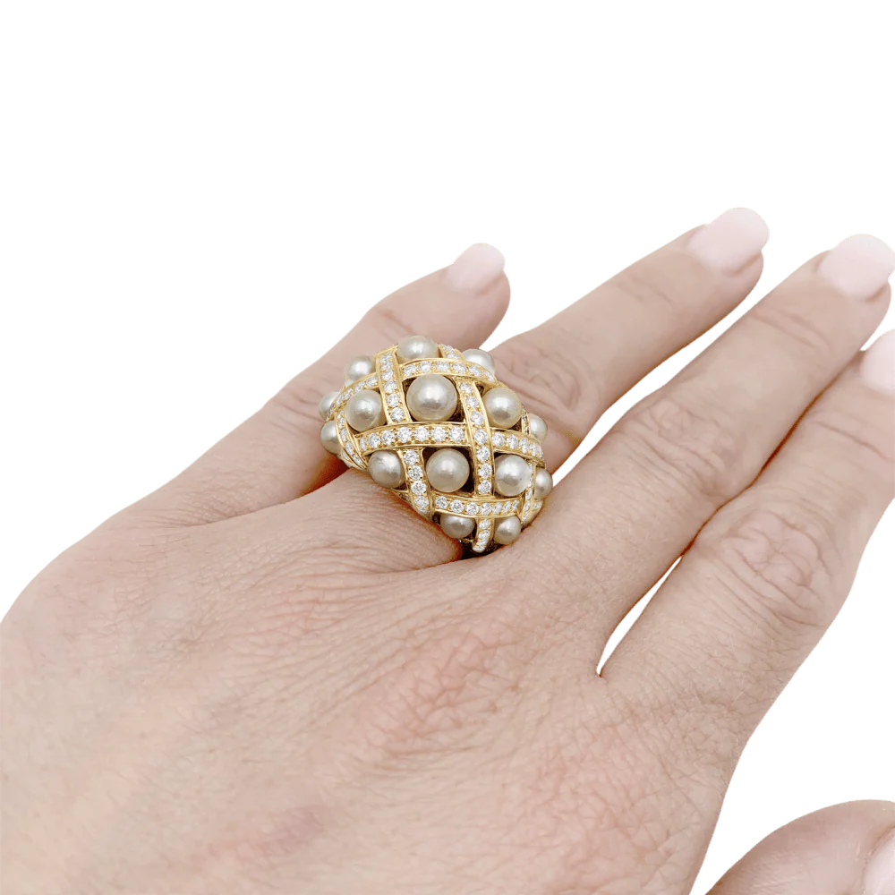 Bague Dôme CHANEL "Baroque" en or jaune, perles et diamants - Image 2