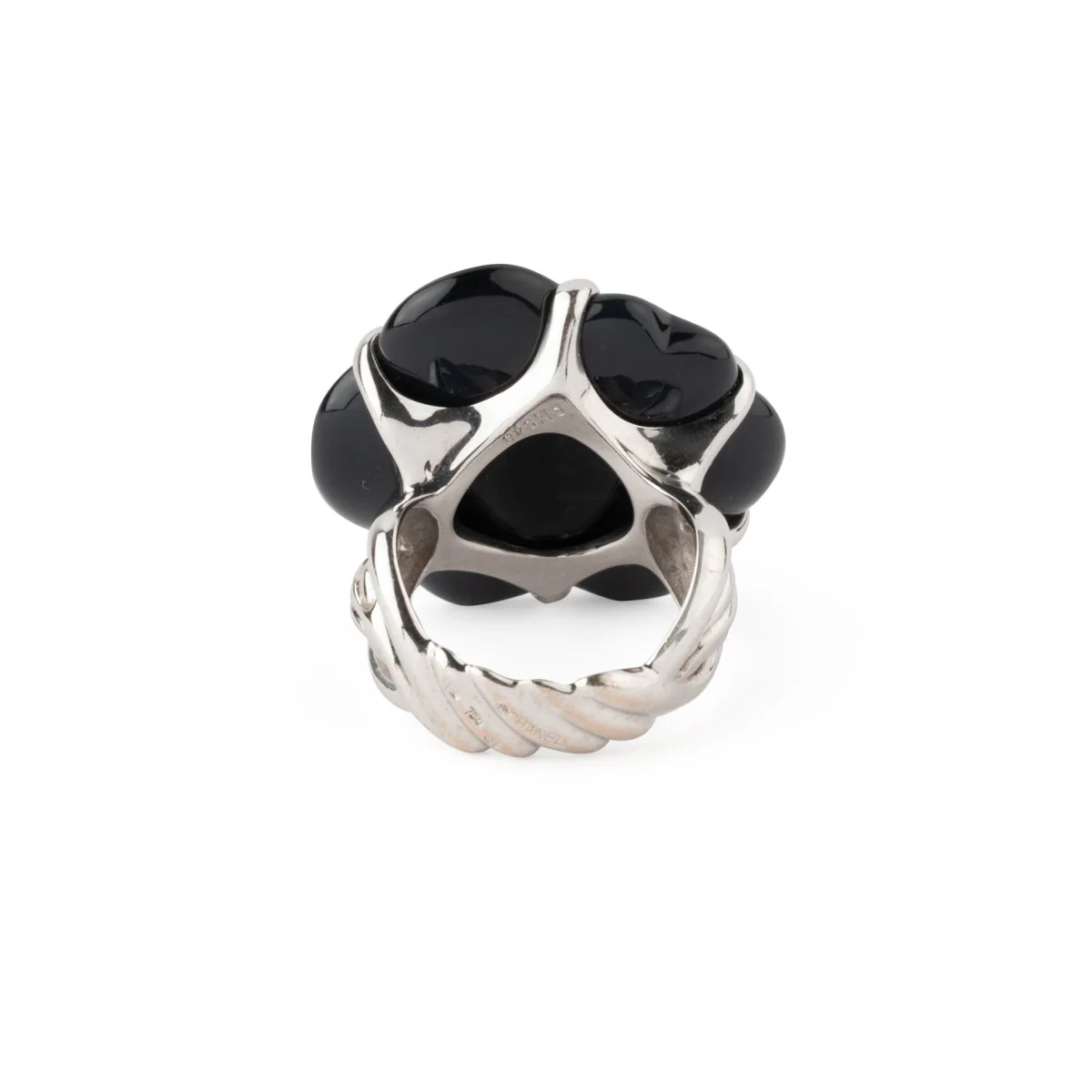 Bague CHANEL "Camélia" en or blanc et onyx - Image 5