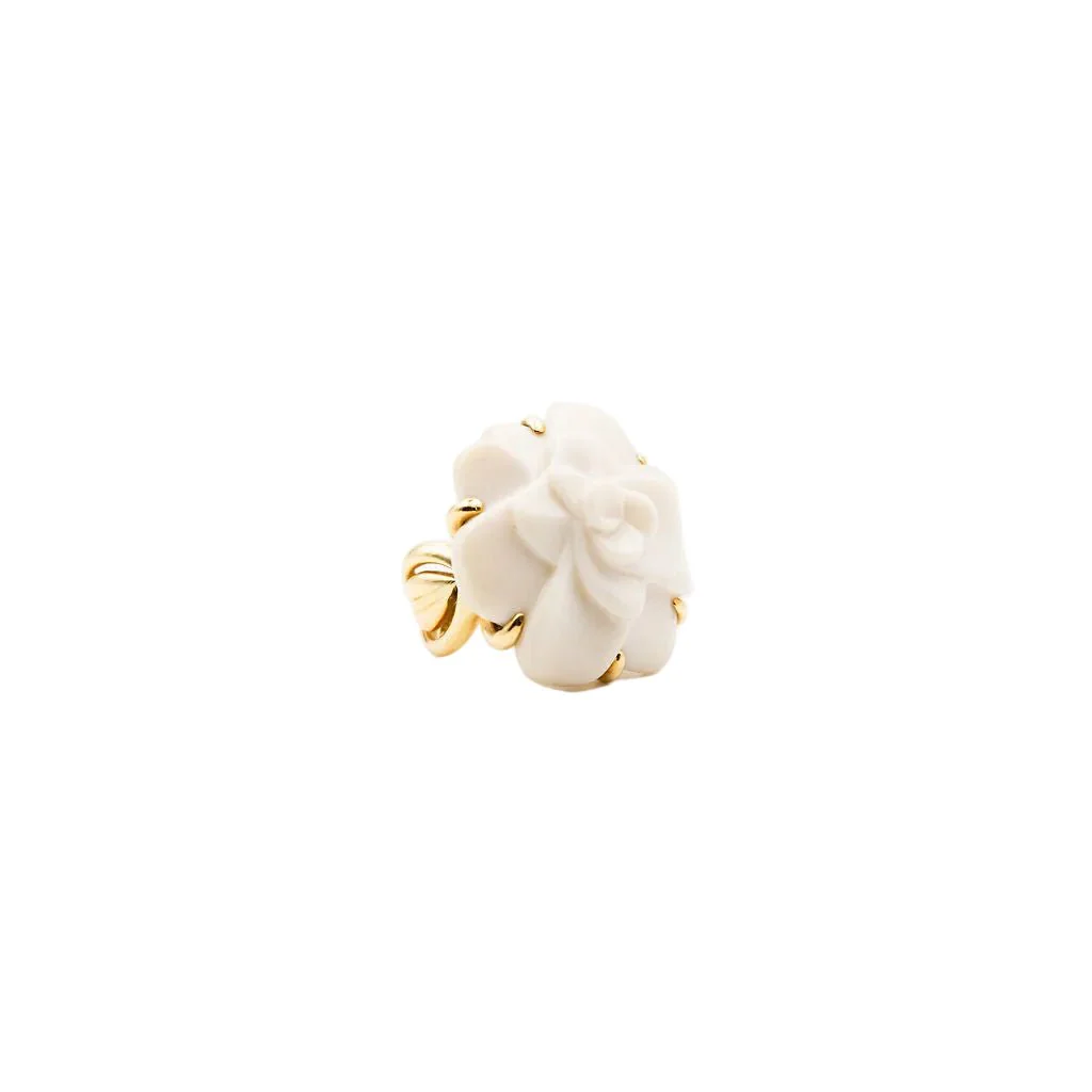 Bague Cocktail CHANEL "Camélia" en or jaune et agate - Image 5